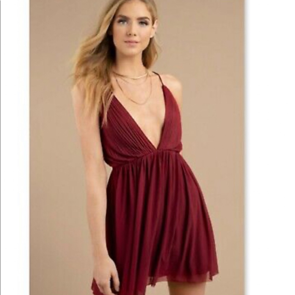 Tobi wine lace up dress